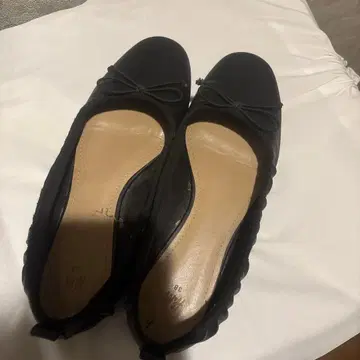 블랙 리본 포함 플랫슈즈 23.5cm