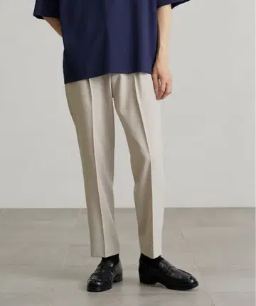 [ 거의 미사용 ] 퍼블릭 도쿄 GR 에버그린 테이퍼드 슬랙스 3