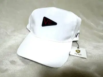 [ 새상품 미사용 ] V12 FLAG LOGO CAP 화이트