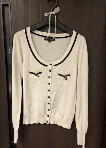 질스튜어트 긴팔 가디건