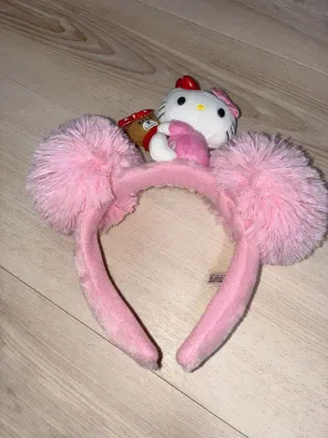 헬로키티 폼폼 포함 머리띠