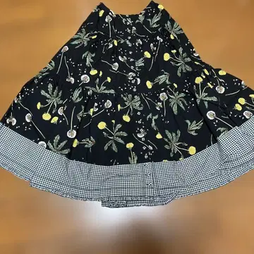 잉게보그 꽃무늬 스커트