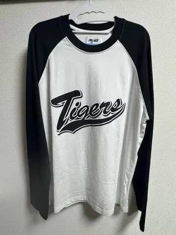 Palace 한신 타이거즈 콜라보 셔츠