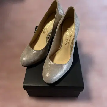 골드 베이지 라운드토 펌프스 약 8.5cm 힐