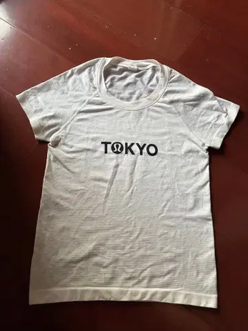 Lululemon TOKYO 티셔츠 사이즈 2 화이트