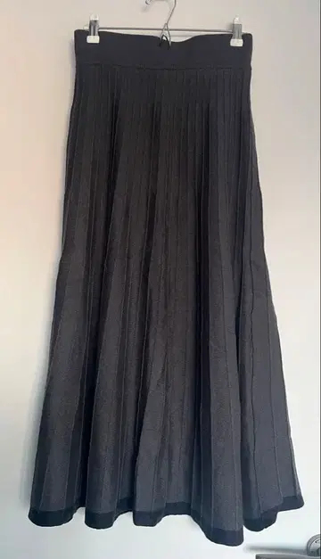 나노 유니버스 니트 플레어 스커트