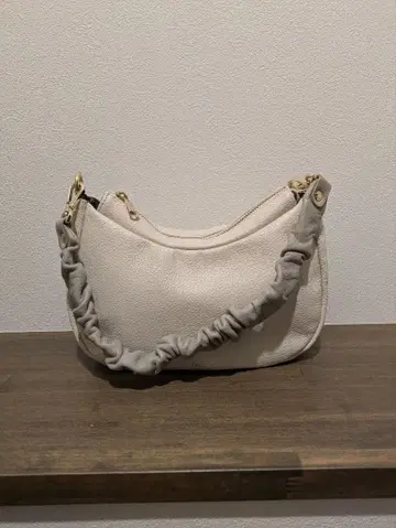 russet 하프문 백 어레인지 벨트 포함