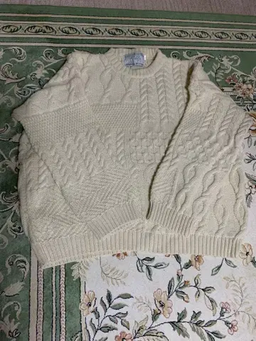 샘 인터내셔널 스웨터