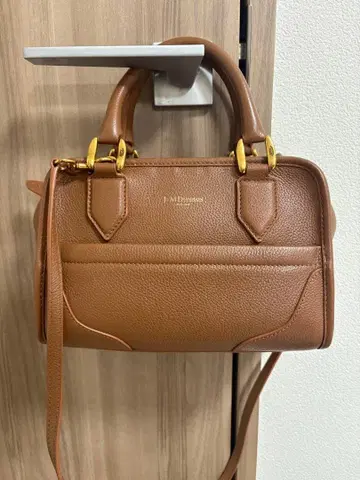 J&M DAVIDSON 브라운 핸드백 미아 큐브