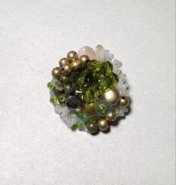 비즈 원형 브로치 그린 골드 계열