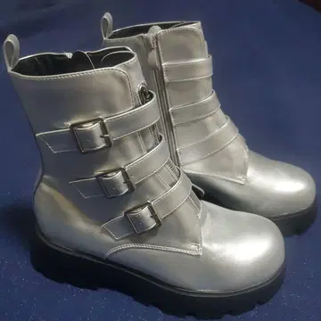 실버 숏부츠 지퍼 포함