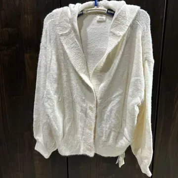 토끼 귀가 달린 복슬복슬 룸웨어