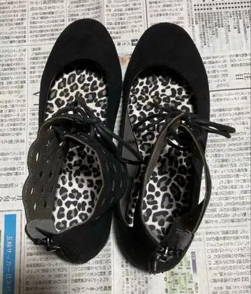블랙 플랫슈즈 레오파드 무늬