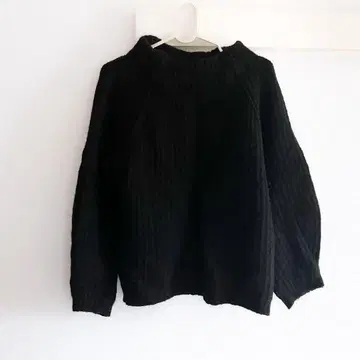 IENA 블랙 리브 립  하이넥 긴팔 스웨터