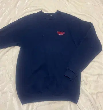 네이비 자수 로고 트레이닝복