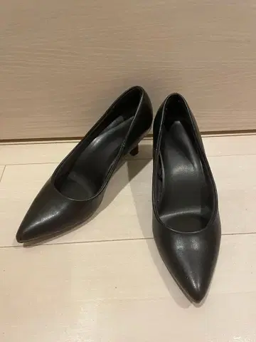 블랙 스틸레토 하이힐 약 5cm