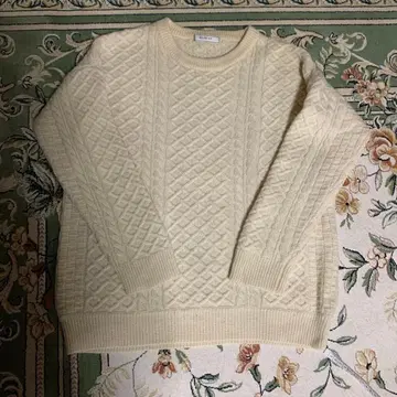 아이보리 스웨터