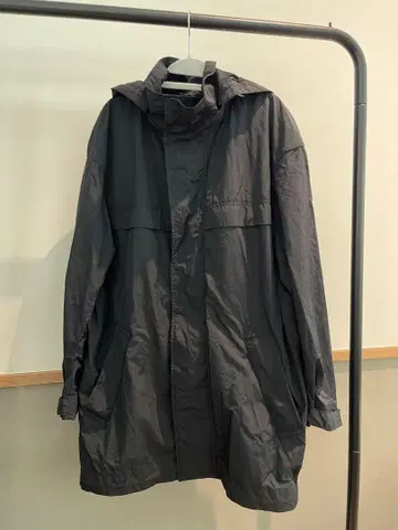 유니클로 +J 나일론 자켓 스텐카라 코트