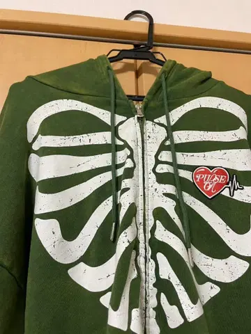 Treasure Pulse on 집업 후디 L