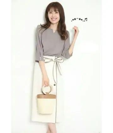 리랜드트루 프론트바 소매 턱 블라우스