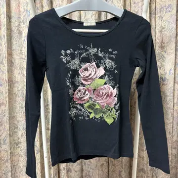 [ 새상품급 ] L'EST ROSE 꽃무늬 긴팔 상의 M 사이즈