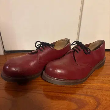 닥터마틴 마틴 3홀 스틸토 UK12 잉글랜드