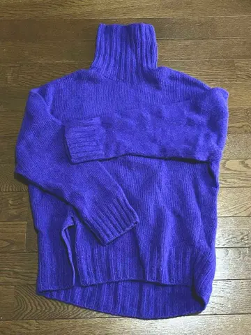 유나이티드 도쿄 터틀넥 니트