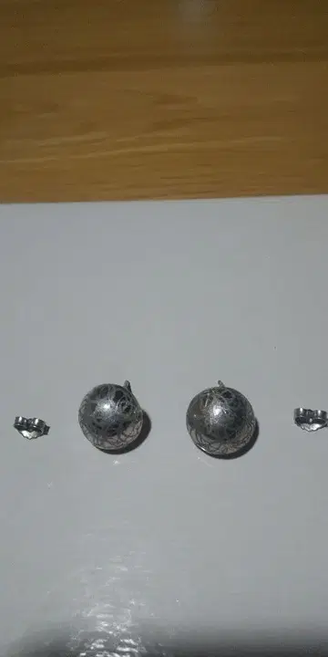 장식적인 구형 귀걸이 (양쪽 귀용) 실버 설명 필독 부탁드립니다