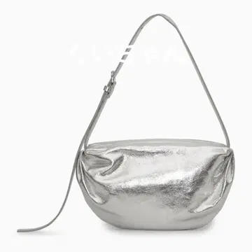 COS 실버 파우치 스타일 숄더백