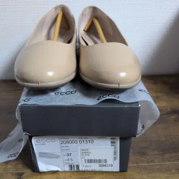 ecco 베이지 플랫슈즈 37