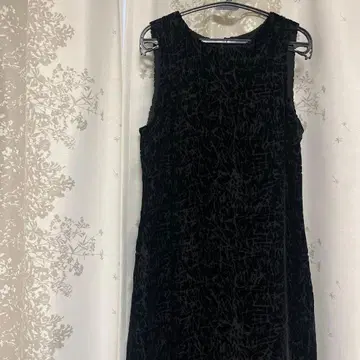 캘빈클라인 실크 혼방 슬리브리스 원피스 올 패턴