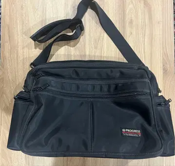 PROGRESS 블랙 숄더백