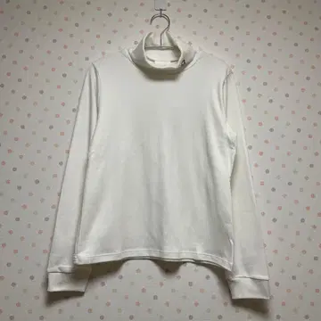 Picone club 화이트 터틀넥 긴팔 T셔츠 사이즈 3