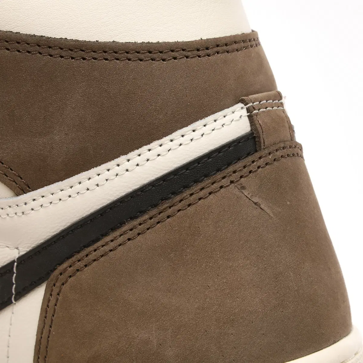 [270] 조던 1 레트로 하이 OG 블랙 모카