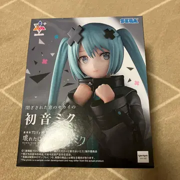 닫혀진 창의 세계 하츠네 미쿠 피규어