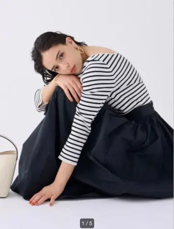 [ 새상품 milaowen ] 직물 볼륨 스커트 도킹 리브 니트