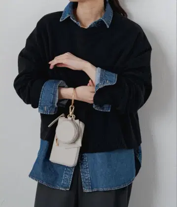 퓨어세신 울 100 숏 기장 니트