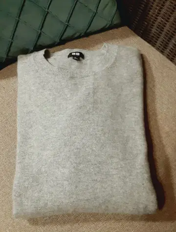 유니클로 캐시미어 크루넥 스웨터