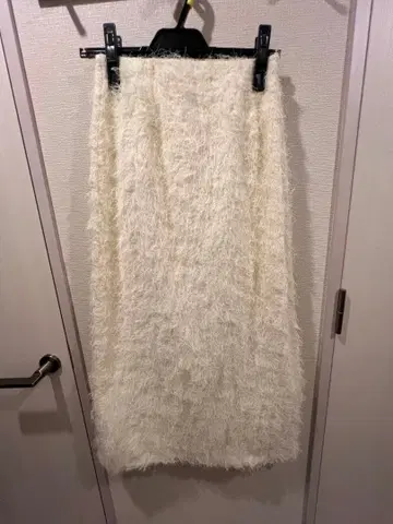 11/15까지 판매: Mila Owen 프린지 자카드 스트레이트 스커트