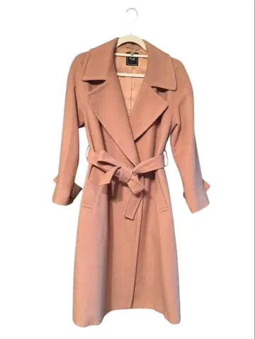 벨트 달린 롱 코트