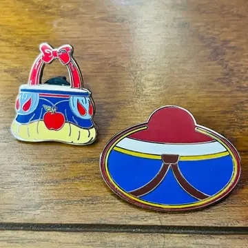 백설공주 핀 배지 2개 세트