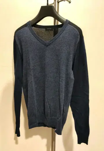 조셉옴므 네이비 V넥 스웨터 46