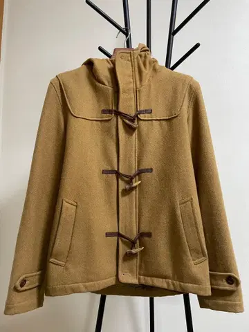 베이지 더플 코트 토글 버튼 포함