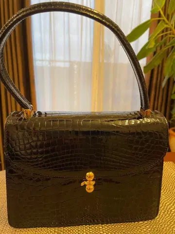 T A KEC H I 크로커다일 에나멜 백