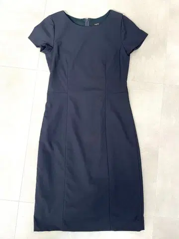 Theory 네이비 반팔 원피스 사이즈 2