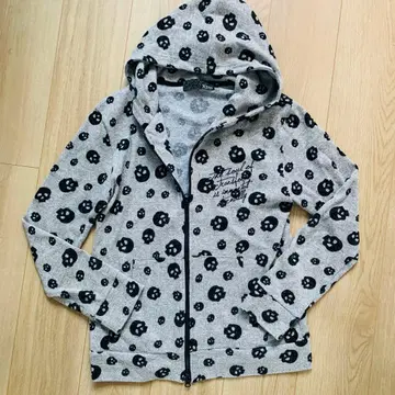 Xfrm 스컬 패턴 후드 부착 후드티