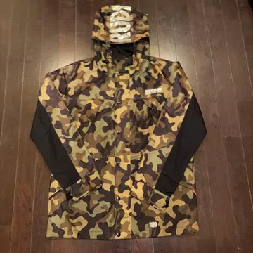 카모 패턴 후드 부착 마운틴 파카