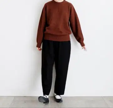 휴일과 시 엘리제 스웨터