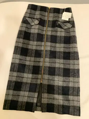그레이와 블랙 체크 스커트 택 포함 새상품 가을 겨울