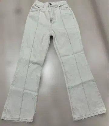 NICE CLAUP 라이트 그레이 부츠컷 데님